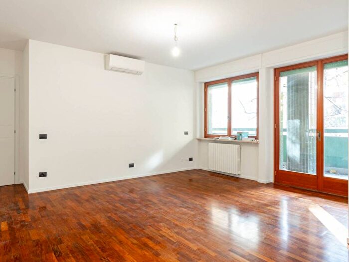 Appartamento quadrilocale in affitto in Via Barce, Tripoli Soderini, Milano