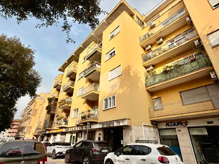 Appartamento trilocale in vendita in Viale Adriatico, Roma