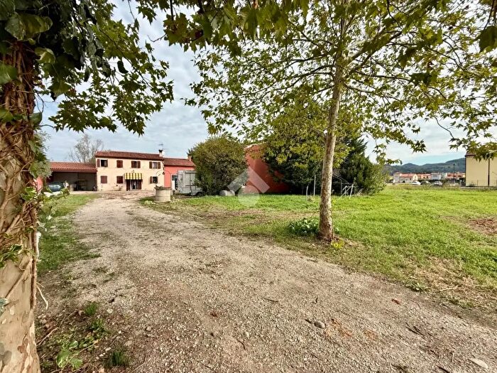 Casa monolocale in vendita in Via S Lorenzo, Vo'