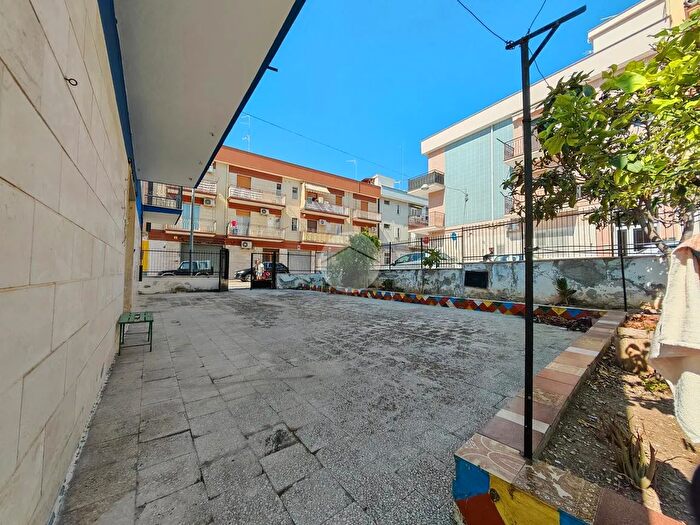 Appartamento quadrilocale in vendita in Viale Beccarini, Manfredonia