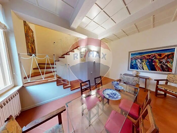 Appartamento con 9 locali in vendita in Via XX Settembre, Ferrara