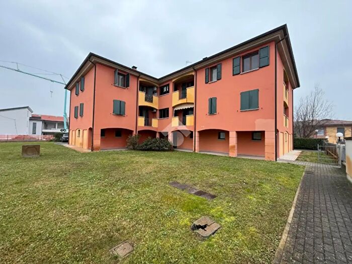 Appartamento bilocale in vendita in Via Veneto, Campegine