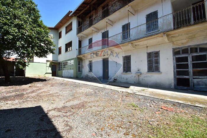 Casa con 6 locali in vendita in Via Ghedina, Gozzano