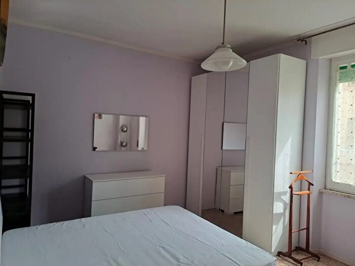 Appartamento trilocale in affitto in Via Isola, Parma