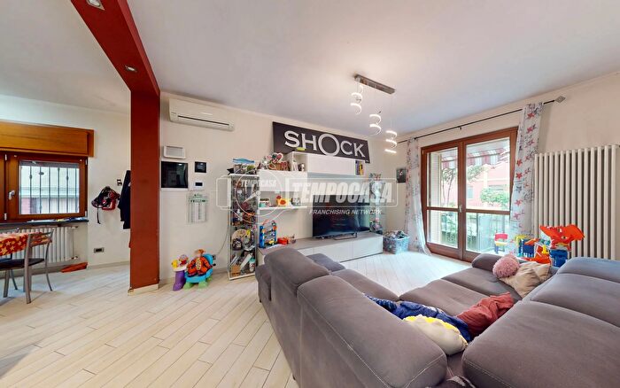 Appartamento quadrilocale in vendita in Via Monte Pasubio, Settimo Torinese