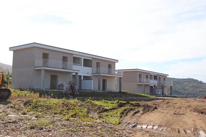 Casa trilocale in vendita in Contrada Torre Mangone, Torchiara