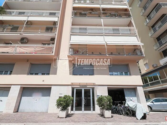 Appartamento con 5 locali in vendita in Viale Santarosa, Riccione