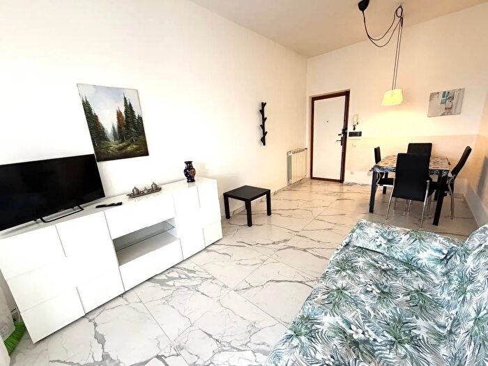 Appartamento trilocale in vendita in Via Udine, Viareggio