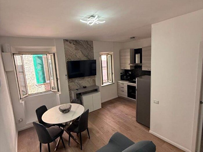 Appartamento trilocale in affitto in Vicolo del Pilaro, Centro, Tivoli