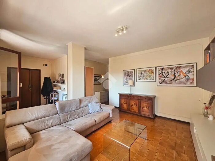 Appartamento trilocale in vendita in Via Monte Bianco, Foligno