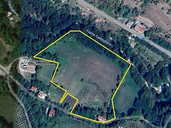 Casa con 10 locali in vendita in Cagli