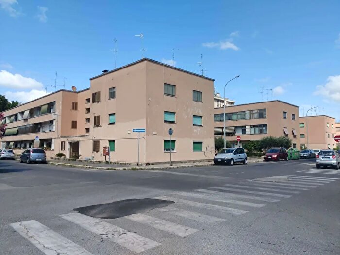 Appartamento trilocale in vendita in Piazza Mentana, Latina