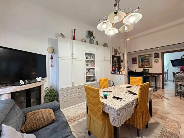 Appartamento trilocale in vendita in Via Gaetano Donizzetti, Galliate