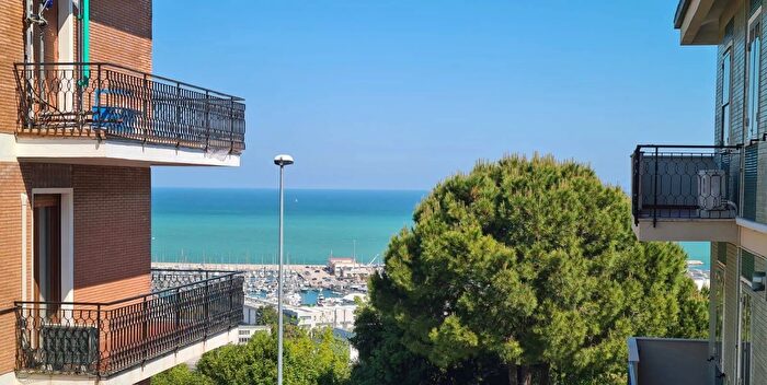 Appartamento con 5 locali in vendita in Indirizzo Via Giacomo Brodolini, Ancona