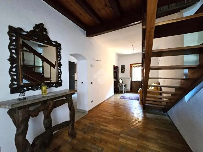 Casa trilocale in vendita in Via Vittorio Emanuele, Fiuggi