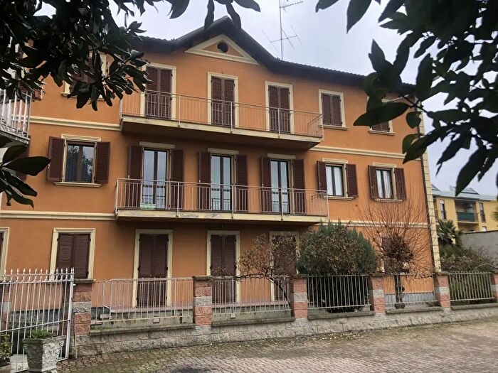 Appartamento trilocale in vendita in Via Giuseppe Cerrano, Casale Monferrato