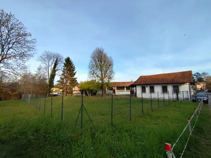 Casa con 6 locali in vendita in Via Conciliazione, Invorio