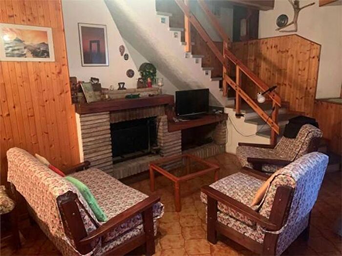 Casa con 6 locali in vendita in Serramazzoni