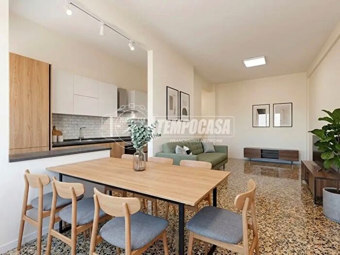 Appartamento bilocale in vendita in Viale Fiume, Mantova
