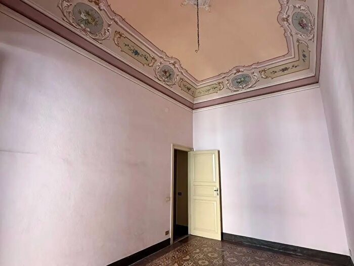 Appartamento con 6 locali in vendita in Via Conte Agostino Pepoli, Trapani