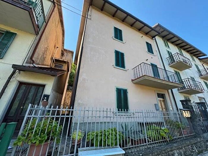 Casa con 11 locali in vendita in Castiglione Dei Pepoli