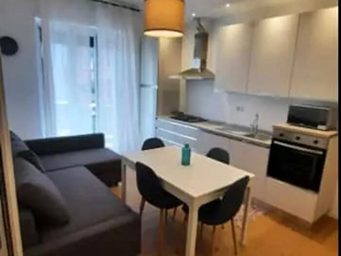 Appartamento monolocale in affitto in Via Meloria, Milano