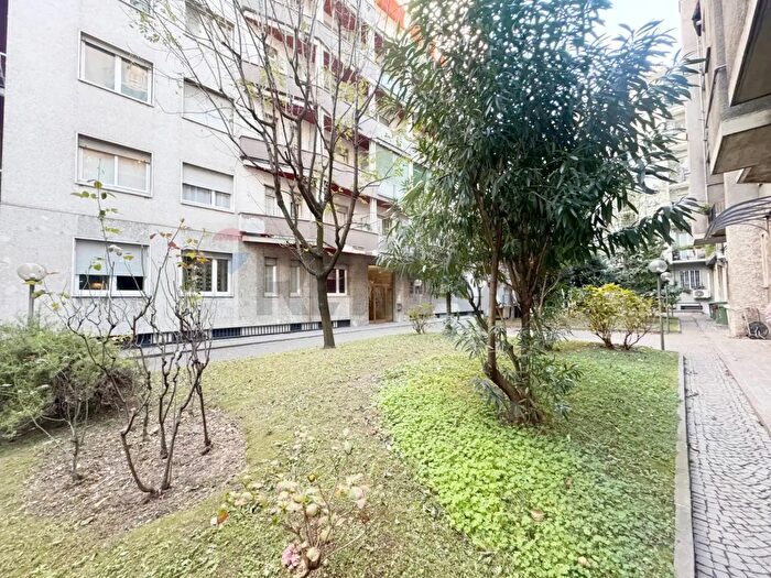 Appartamento bilocale in affitto in Via Cambiasi, Milano