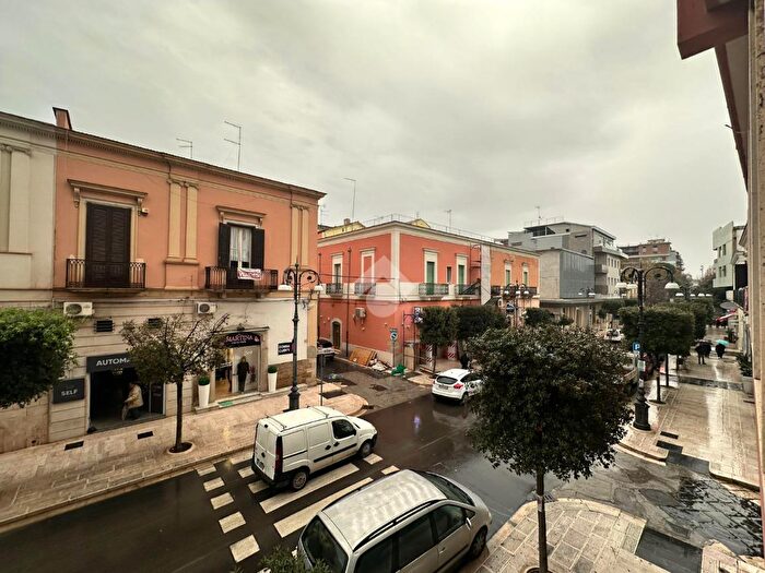 Appartamento con 5 locali in vendita in Via Dante Alighieri, Cerignola