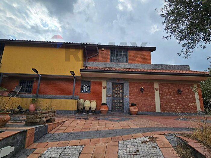 Casa con 5 locali in affitto in via del bosco, Centro, Mascalucia