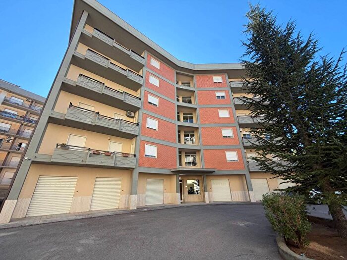 Appartamento quadrilocale in affitto in Via Sandro Pertini, Centro, Caltanissetta