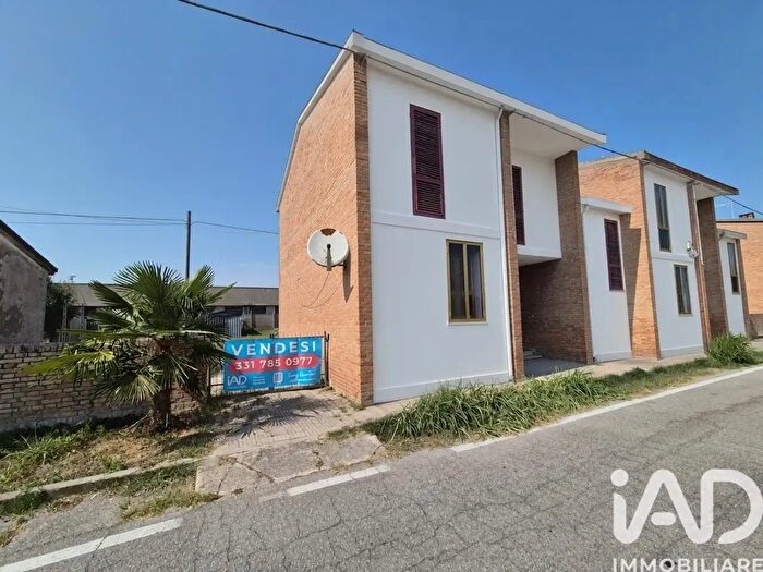 Casa con 8 locali in vendita in Via Canova, Ariano Nel Polesine