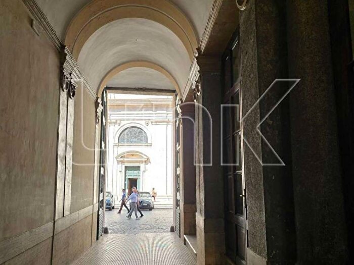Appartamento bilocale in affitto in piazza san Luigi de Francesi, Pantheon, Roma