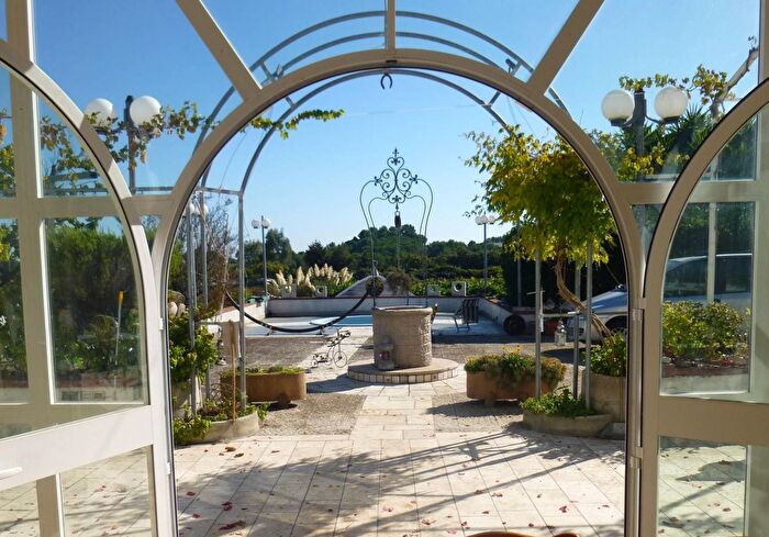 Casa con 7 locali in vendita in Via Gianfeelice, Martina Franca