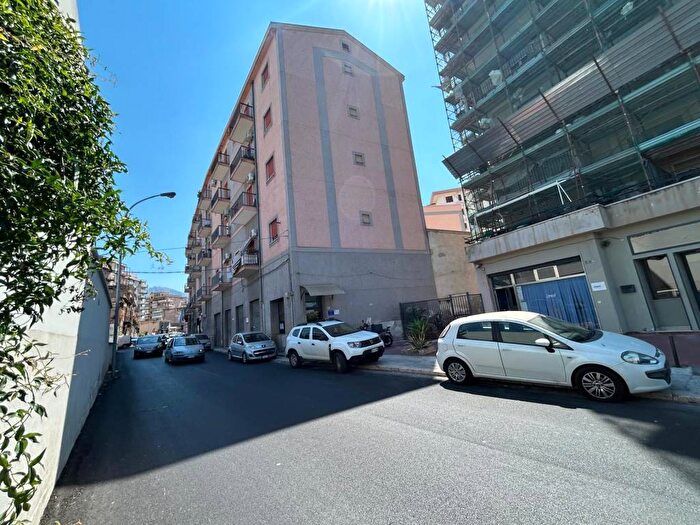 Appartamento monolocale in affitto in Via Buonriposo, Brancaccio, Palermo