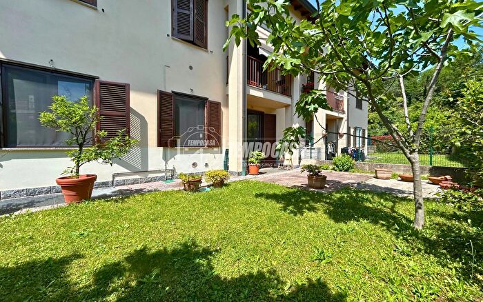 Appartamento trilocale in vendita in Via Don Carlo Gnocchi, Casatenovo