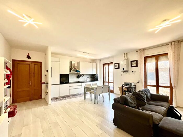 Appartamento quadrilocale in vendita in Via Canteo, Perugia