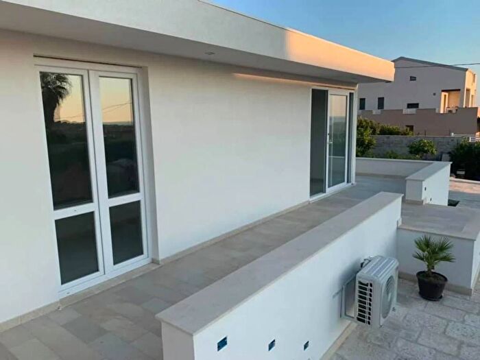 Appartamento trilocale in affitto in Contrada Fabiano, Scicli