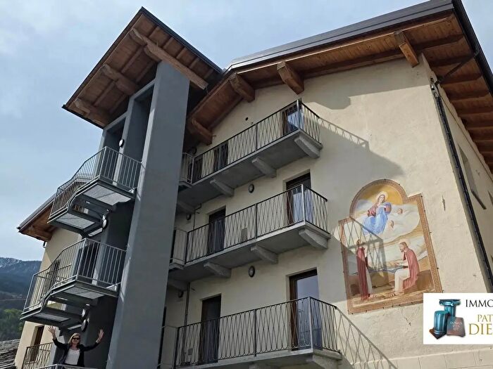 Appartamento trilocale in vendita in Via Risorgimento, Nus