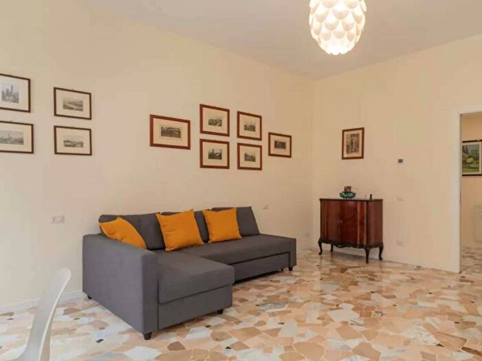 Appartamento trilocale in affitto in Via Pietro Orseolo, Solari, Milano