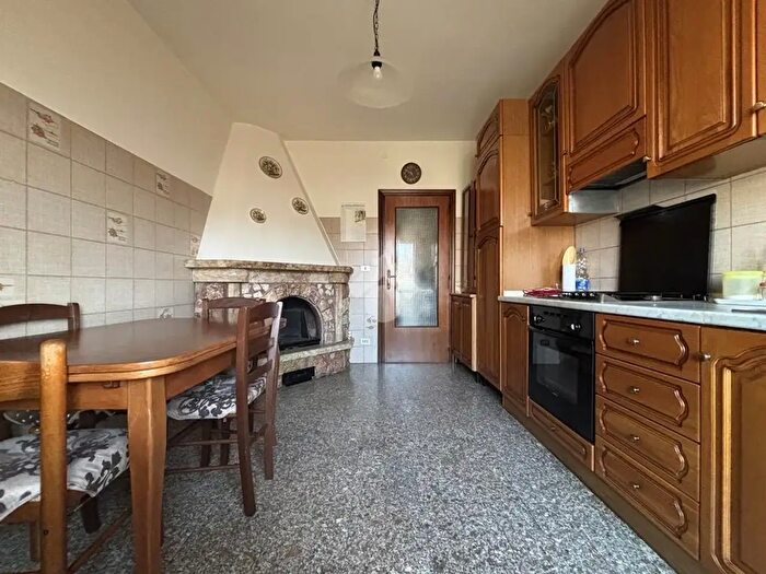 Appartamento trilocale in vendita in Via G Puccini, Pineto