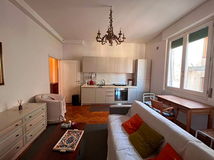 Appartamento bilocale in affitto in Via Giambattista Vico, Mazzini Oberdan, Firenze