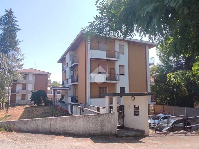Appartamento quadrilocale in vendita in Via vveneto, Centro, Lonate Pozzolo