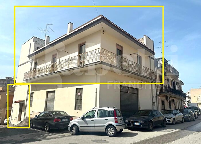 Casa con 9 locali in vendita in Vico Accursio, Noto