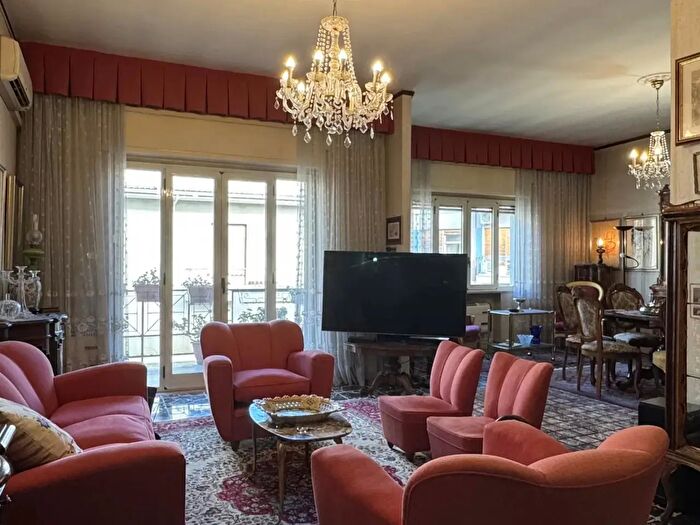 Appartamento con 6 locali in vendita in Cosenza