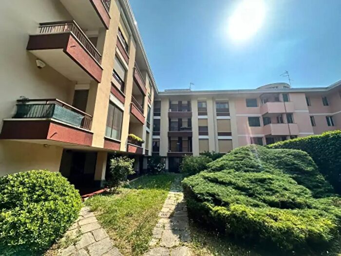 Appartamento con 5 locali in vendita in Novara