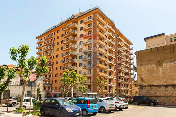 Appartamento quadrilocale in vendita in Via Generale Muscarà, Piazza Armerina