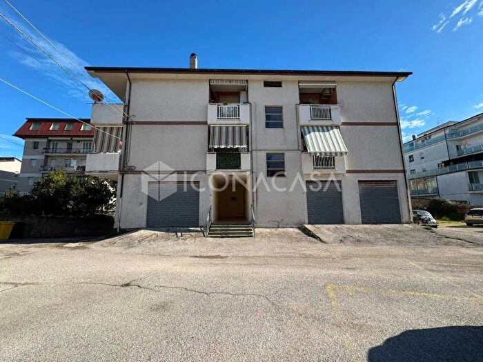 Appartamento trilocale in vendita in Via Euripide, Vasto