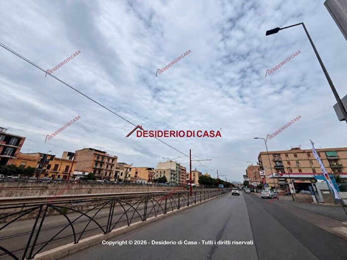 Appartamento con 6 locali in affitto in Viale della Regione Siciliana Nord Ovest, Zisa, Palermo