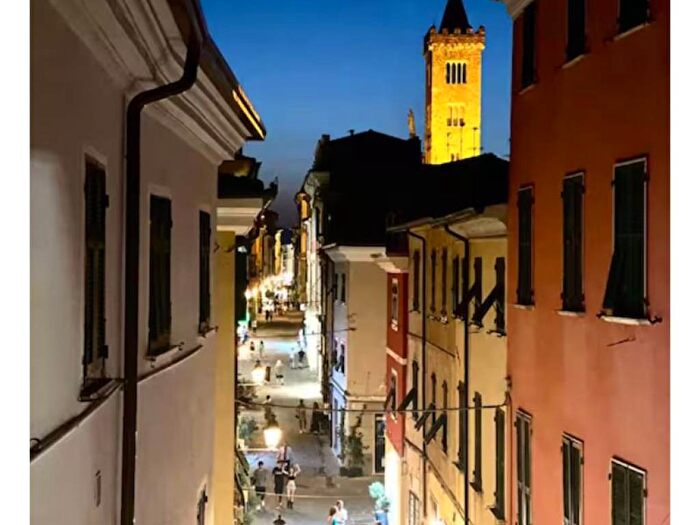 Appartamento trilocale in affitto in Via Castruccio Castracani, Centro, Sarzana
