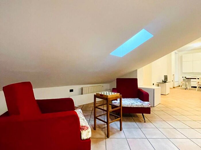 Casa bilocale in affitto in Via Pietro Teulié, Corso San Gottardo, Milano